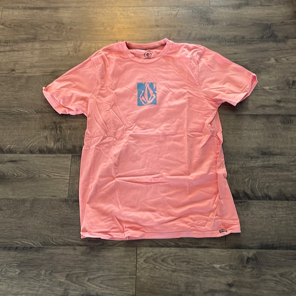 Volcom shirt size L in excellent condition